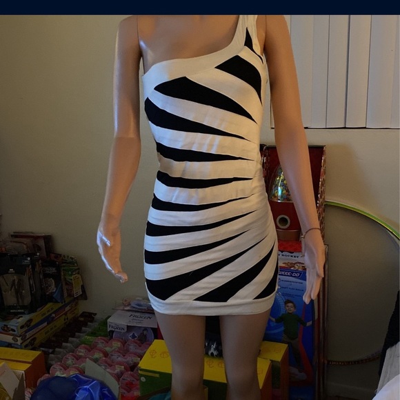 Dresses & Skirts - Womens size medium dress